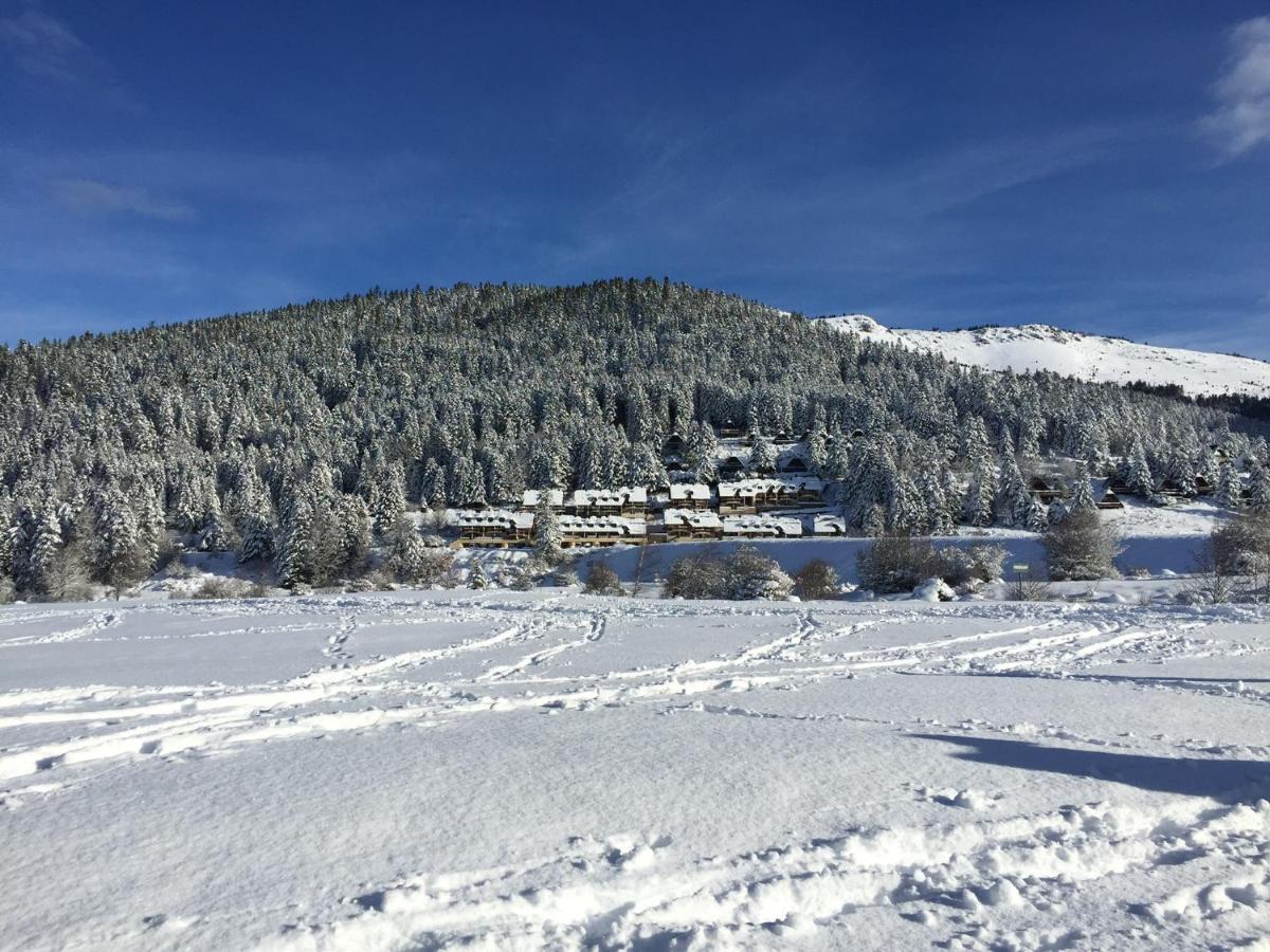 Gite Chaleureux Au Lac De Payolle Campan Exteriör bild