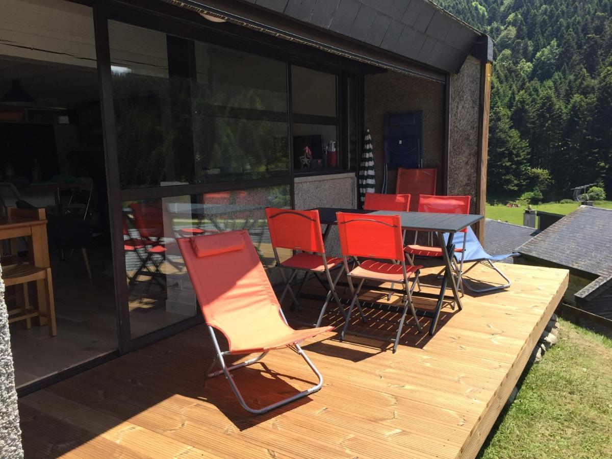Gite Chaleureux Au Lac De Payolle Campan Exteriör bild